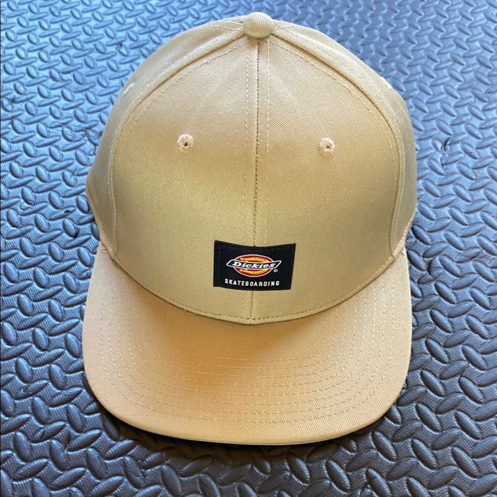 Dickies Light Brown, khaki Skateboarding Cap Hat. NWT